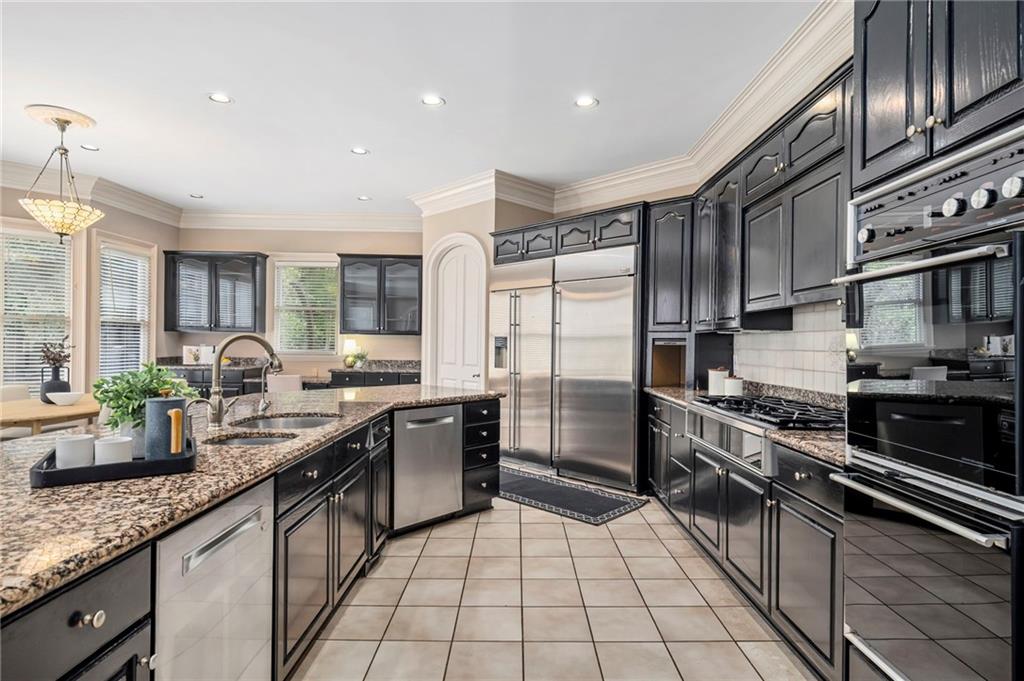 820 Heards Ferry Road