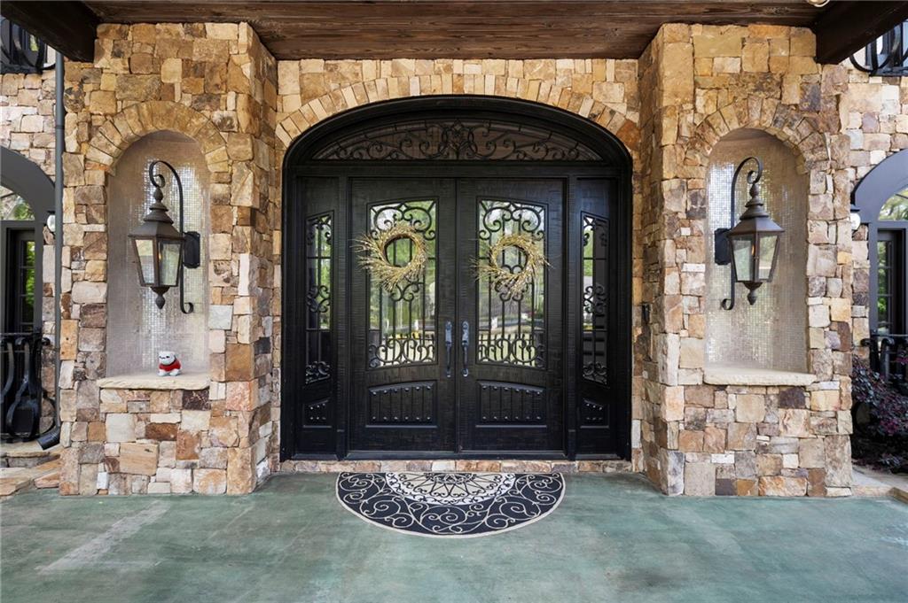 820 Heards Ferry Road