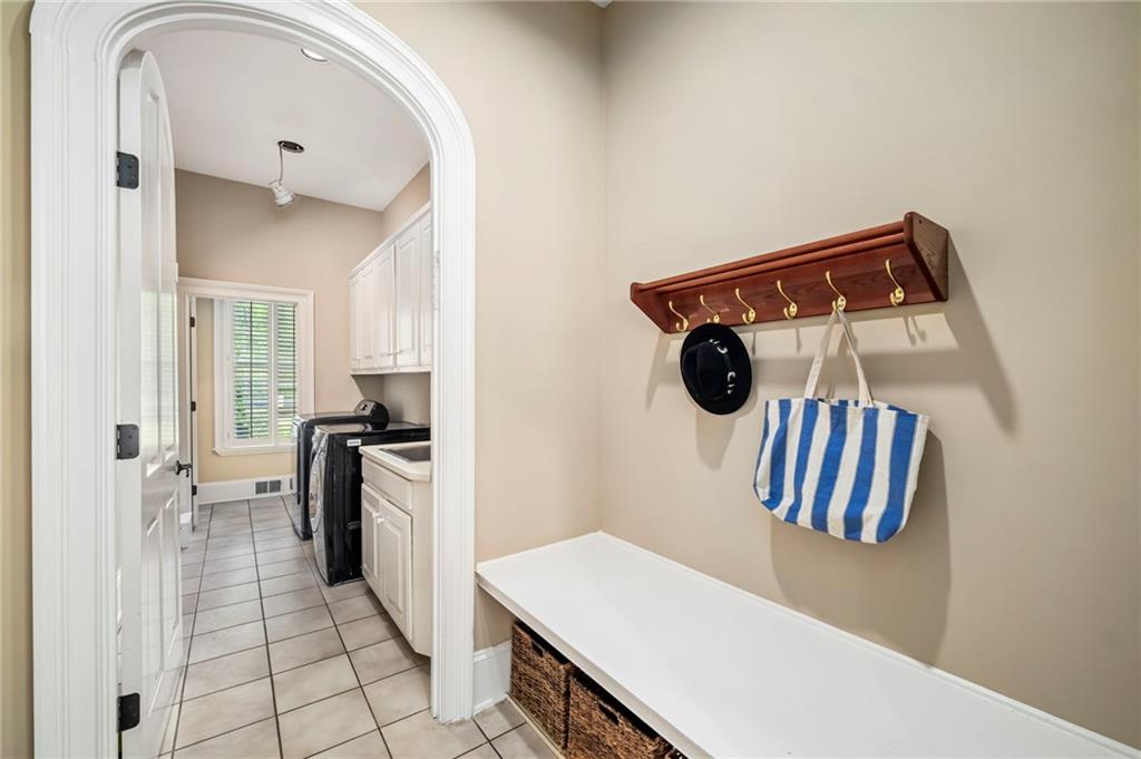 820 Heards Ferry Road