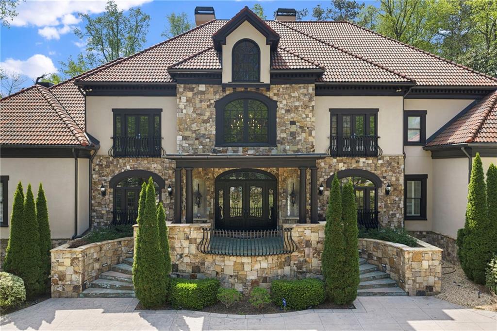 820 Heards Ferry Road