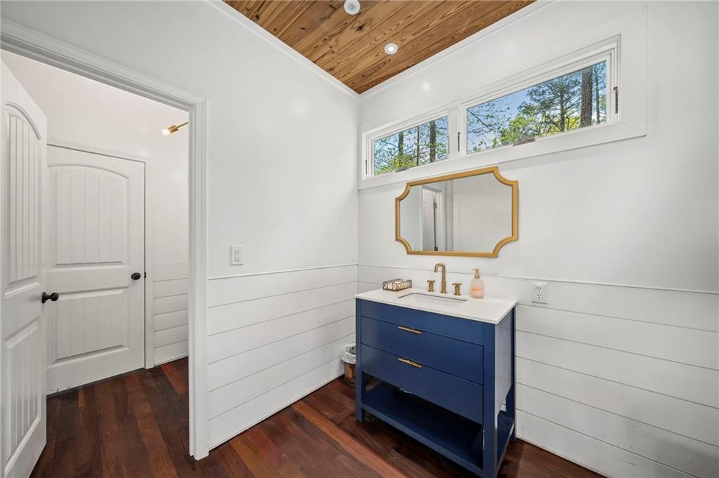 820 Heards Ferry Road