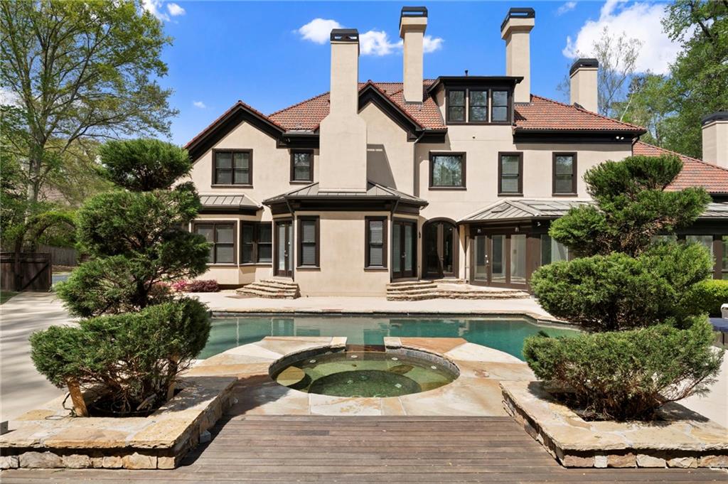 820 Heards Ferry Road