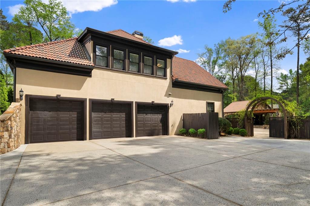 820 Heards Ferry Road