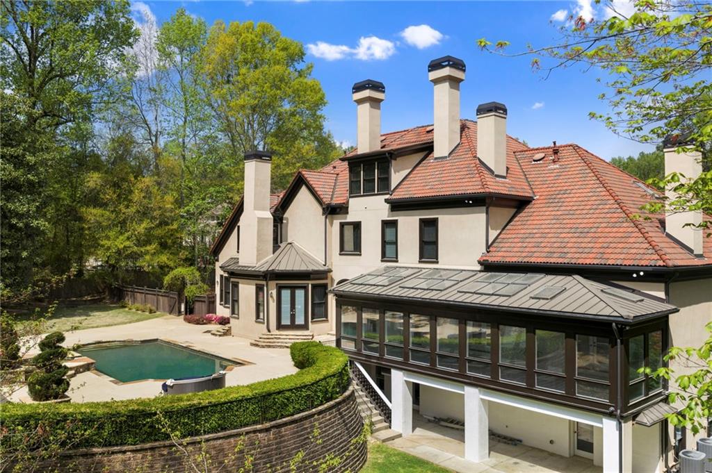 820 Heards Ferry Road