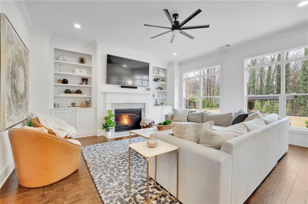 5849 Long Island Drive NW