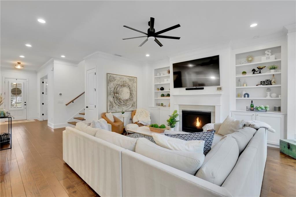 5849 Long Island Drive NW