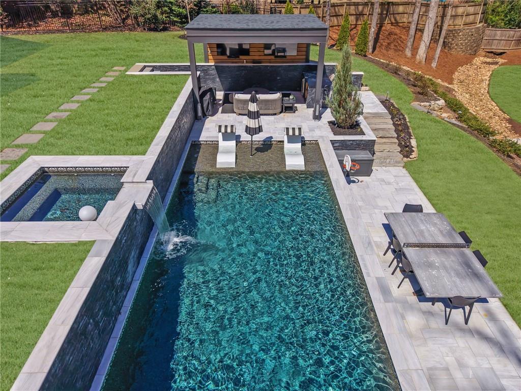 5849 Long Island Drive NW