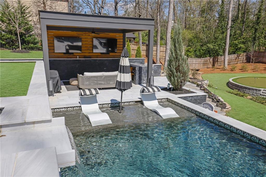 5849 Long Island Drive NW