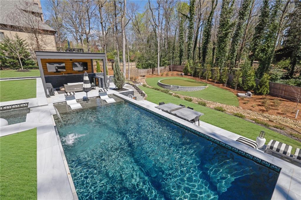 5849 Long Island Drive NW