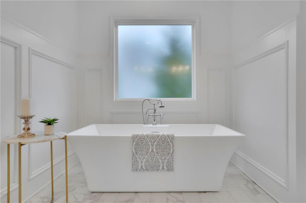 5849 Long Island Drive NW