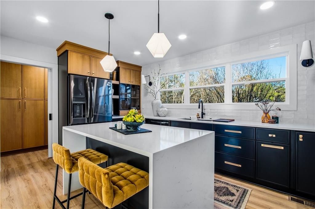 1735 Little Willeo Road