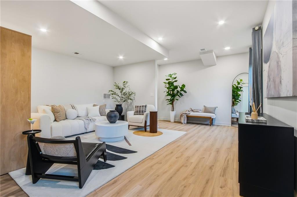 1735 Little Willeo Road