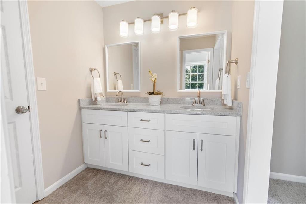 1420 Fieldgreen Overlook