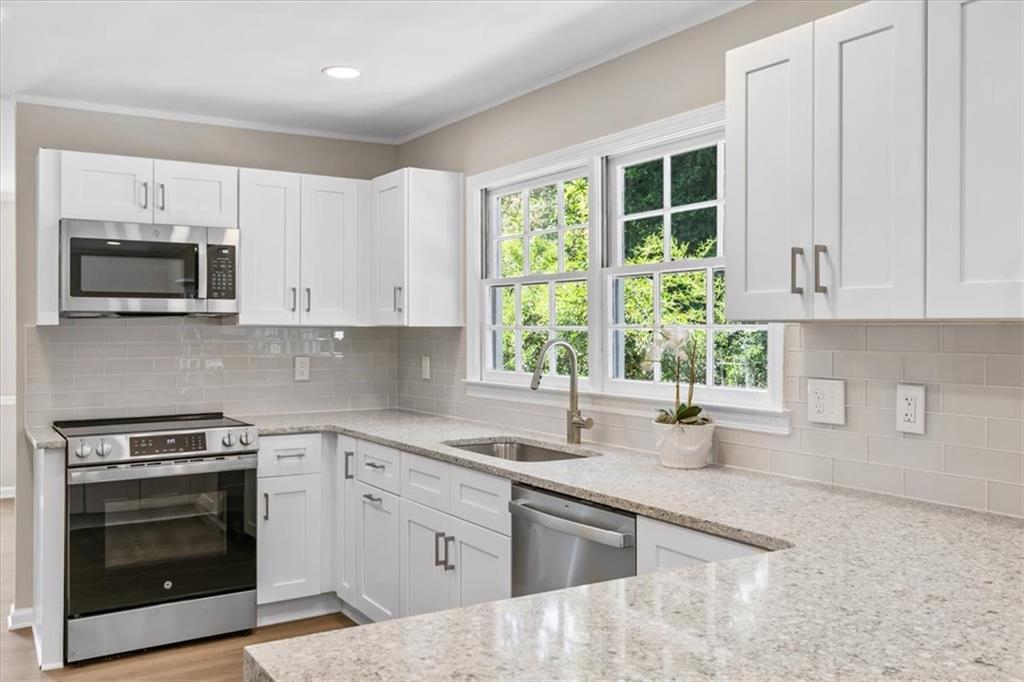 1420 Fieldgreen Overlook