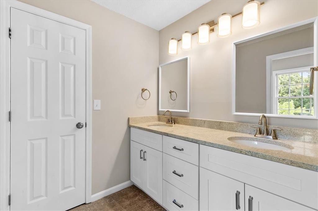 1420 Fieldgreen Overlook