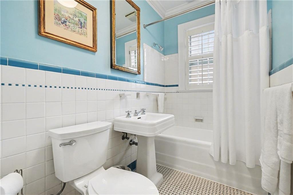 1528 N Highland Avenue NE Avenue