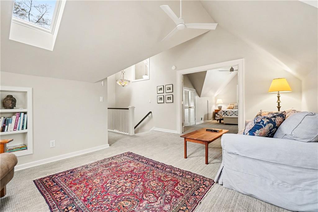 1528 N Highland Avenue NE Avenue