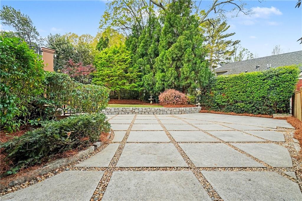 1528 N Highland Avenue NE Avenue