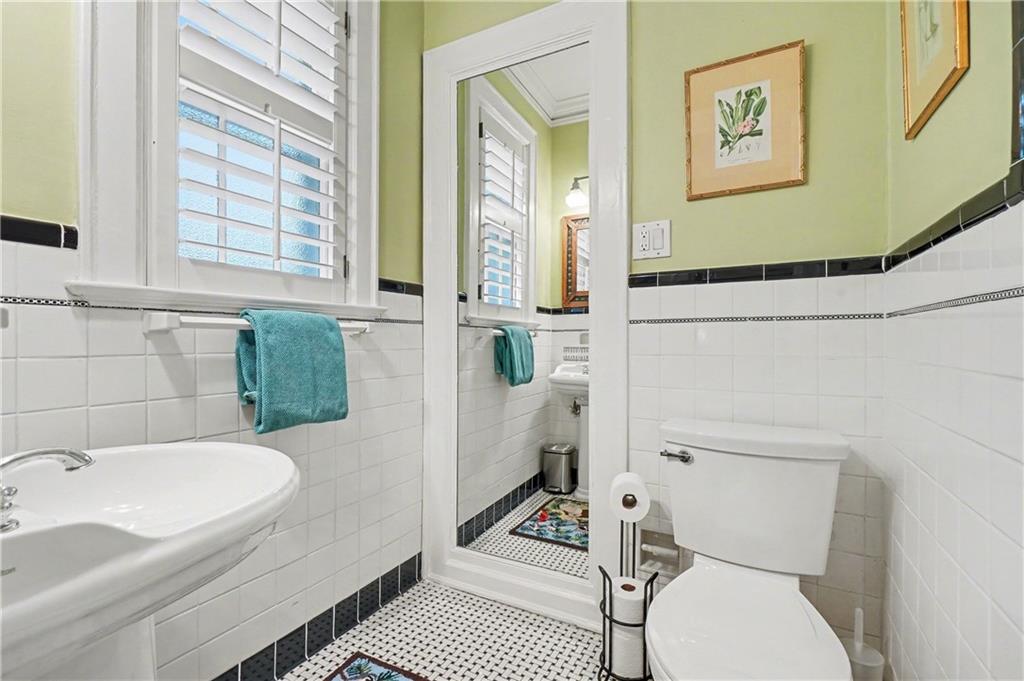 1528 N Highland Avenue NE Avenue