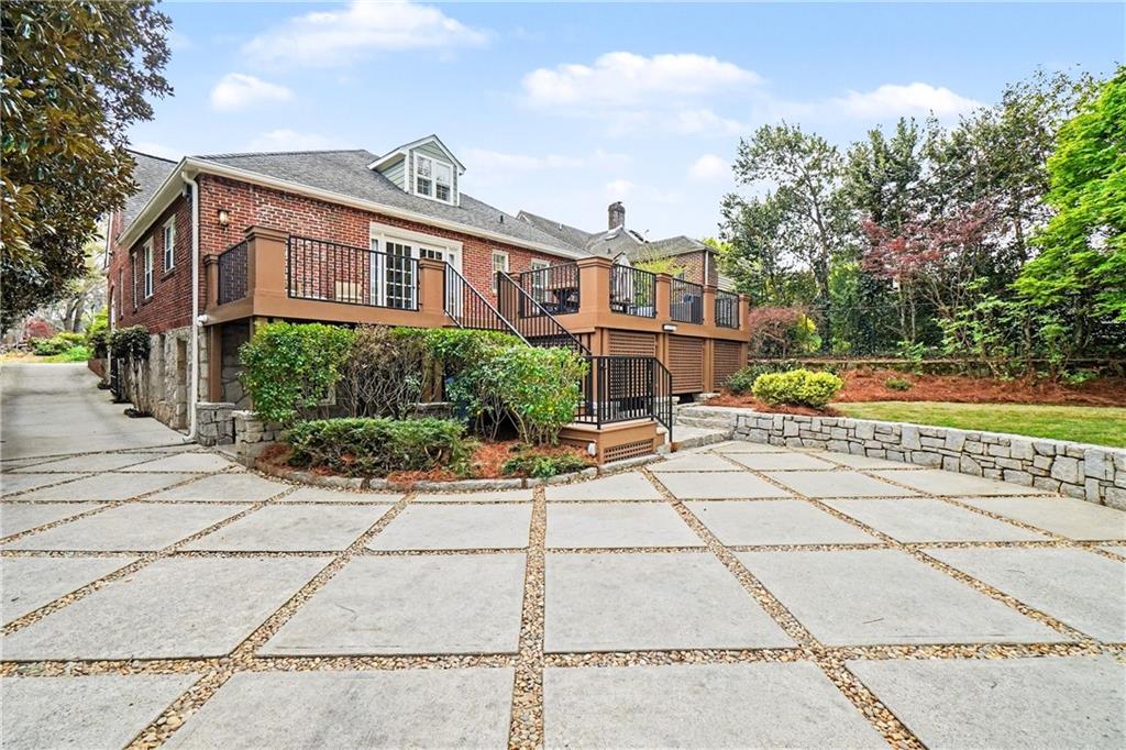 1528 N Highland Avenue NE Avenue