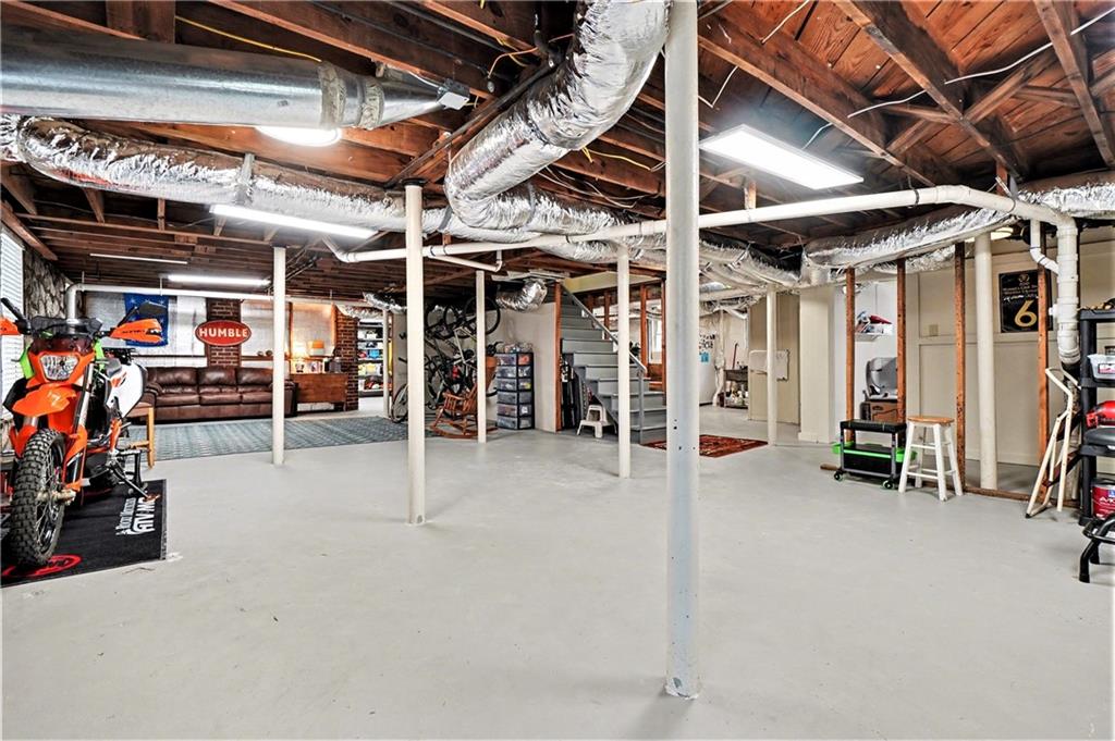 1528 N Highland Avenue NE Avenue