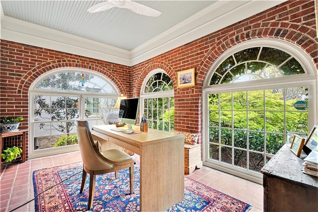 1528 N Highland Avenue NE Avenue