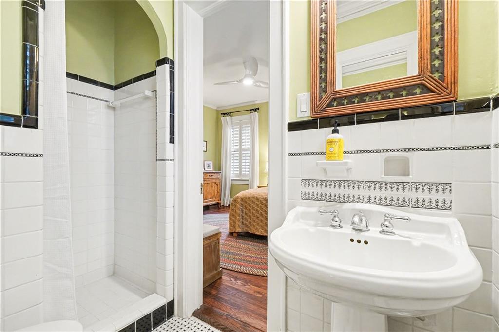 1528 N Highland Avenue NE Avenue