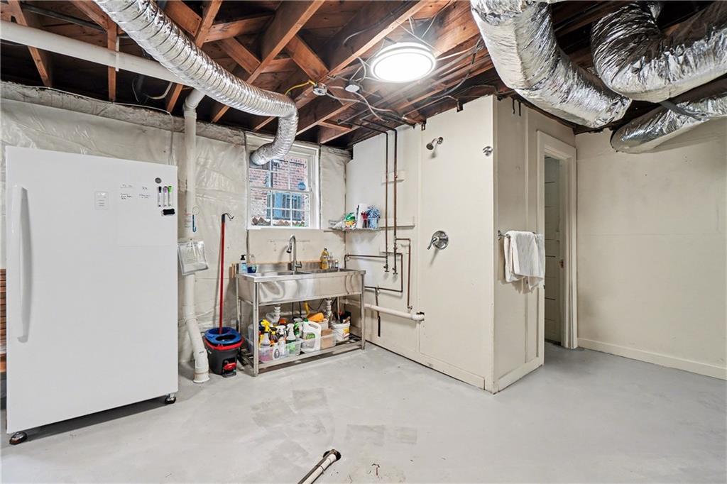 1528 N Highland Avenue NE Avenue