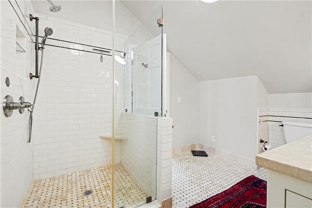 1528 N Highland Avenue NE Avenue