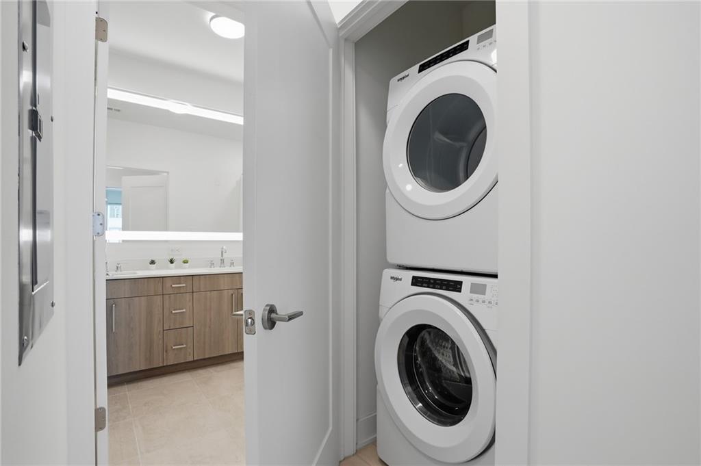 775 Juniper Street NE Unit 322