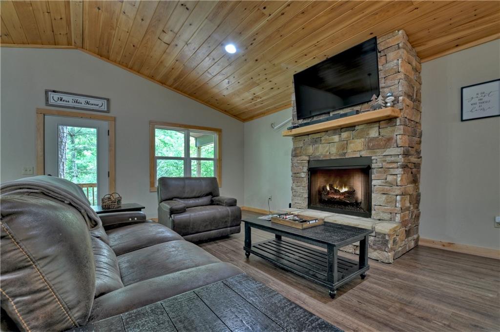 298 Spindrift Court