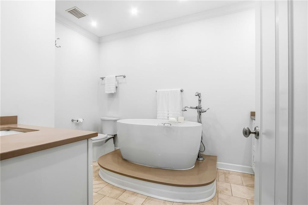 77 Peachtree Place NE Unit 201