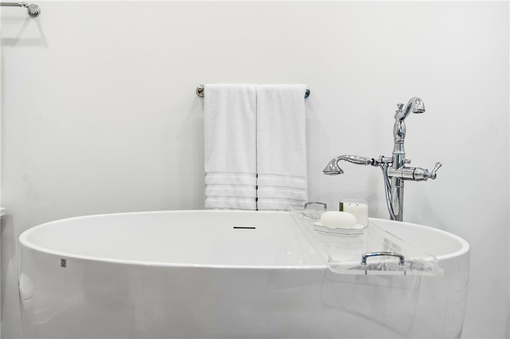 77 Peachtree Place NE Unit 201