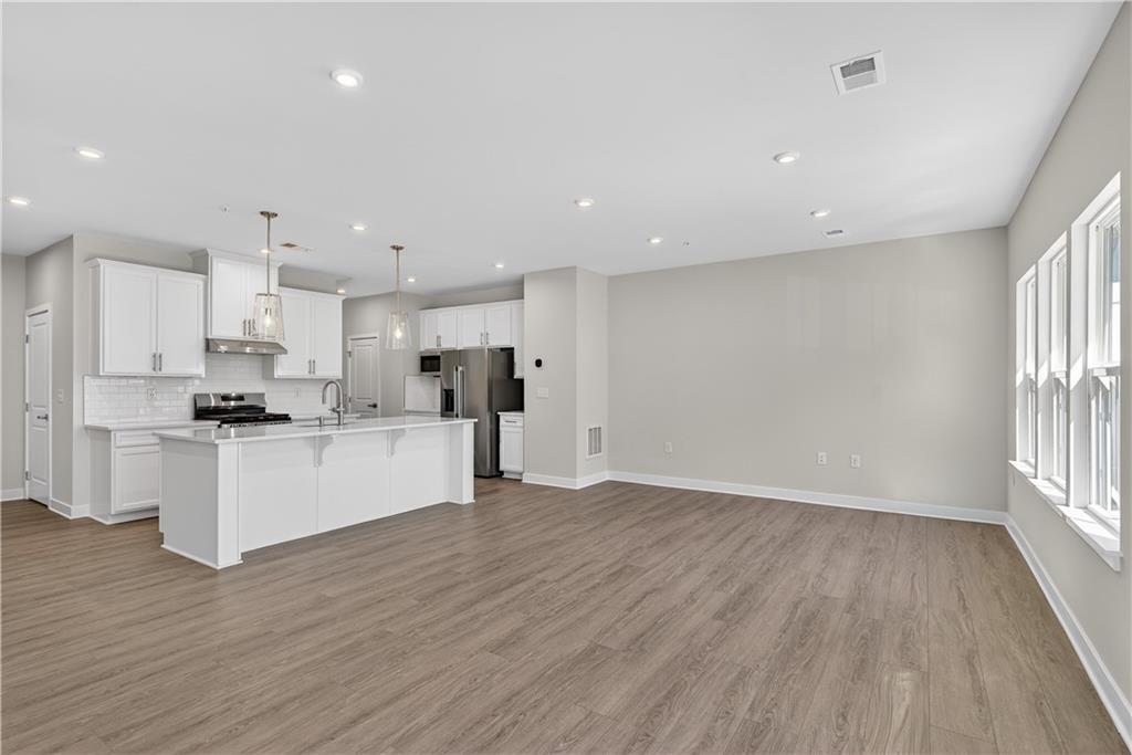 325 Enchanted Court