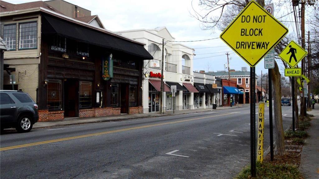 880 Saint Charles Avenue NE