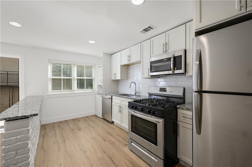 880 Saint Charles Avenue NE