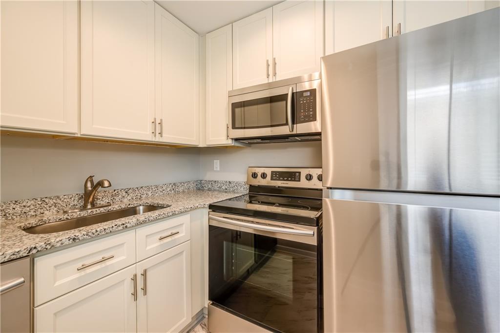 880 Saint Charles Avenue NE