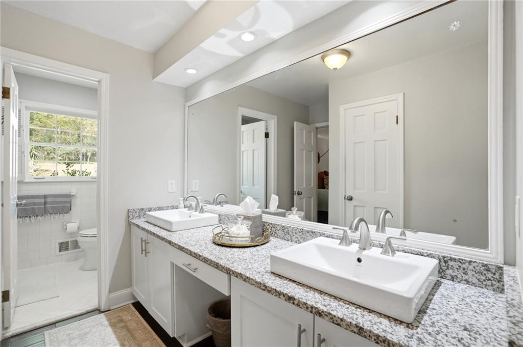 957 Richmond Hill Drive