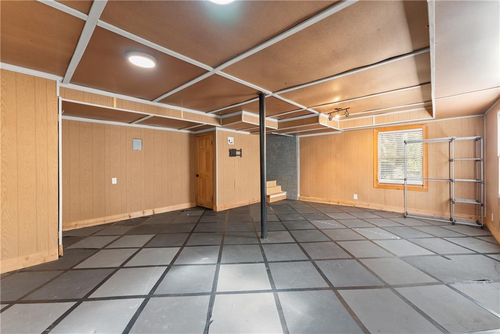 773 Shorewood Circle