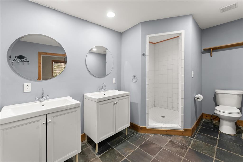 773 Shorewood Circle
