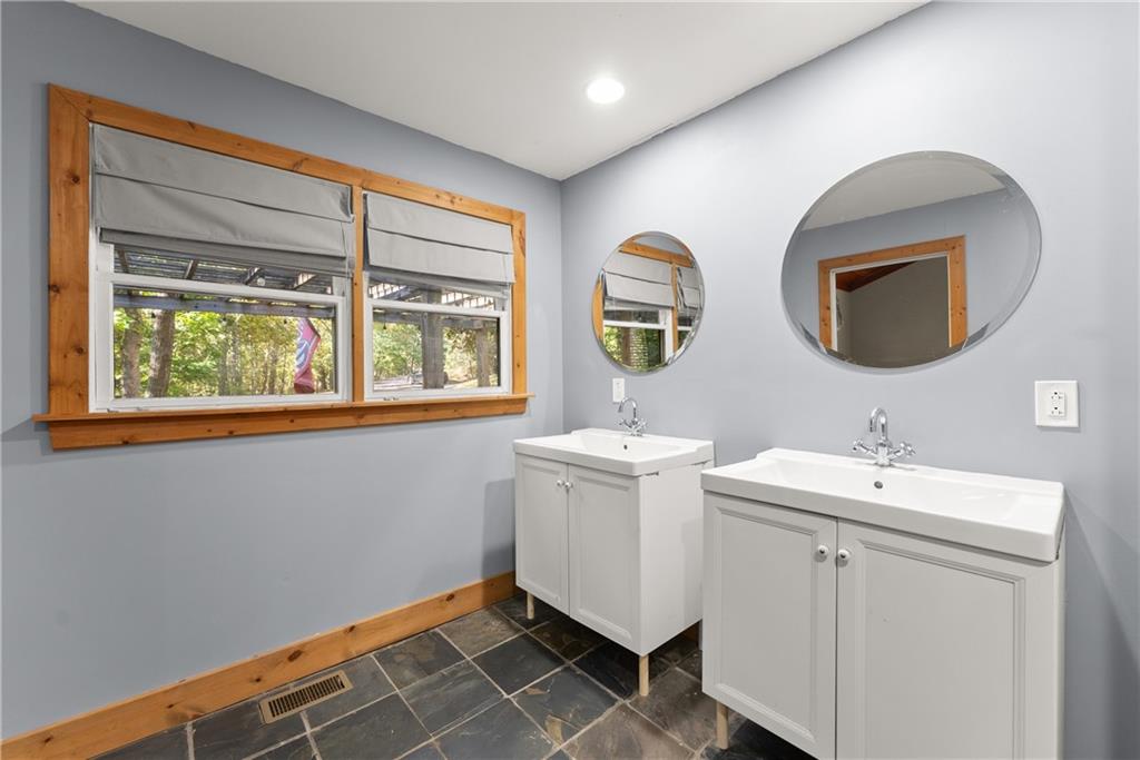 773 Shorewood Circle