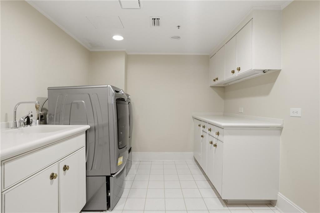 2660 Peachtree Road NW Unit 20G