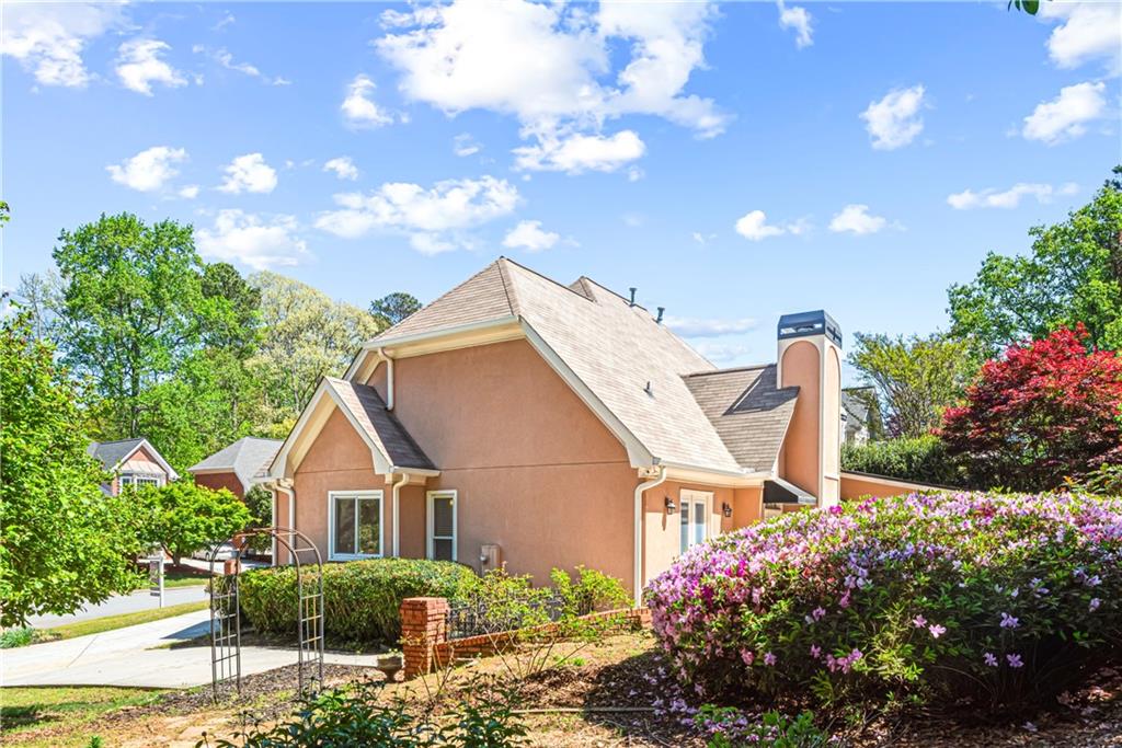 2521 Summeroak Drive
