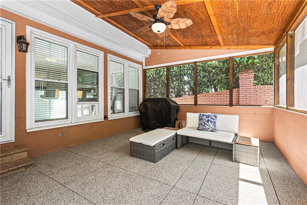 2521 Summeroak Drive