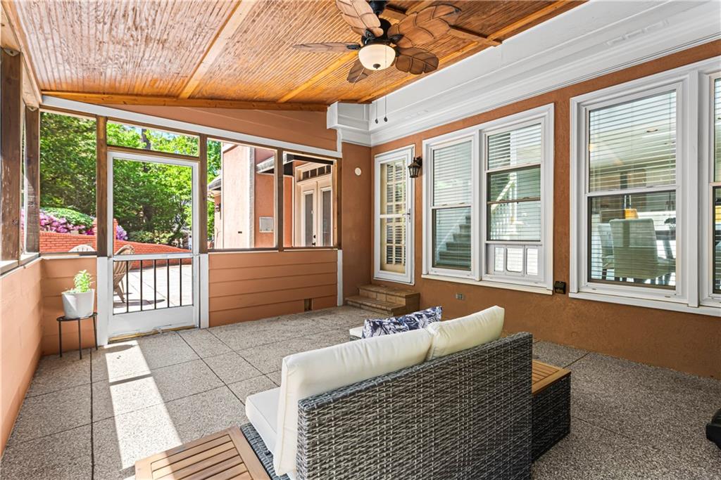 2521 Summeroak Drive