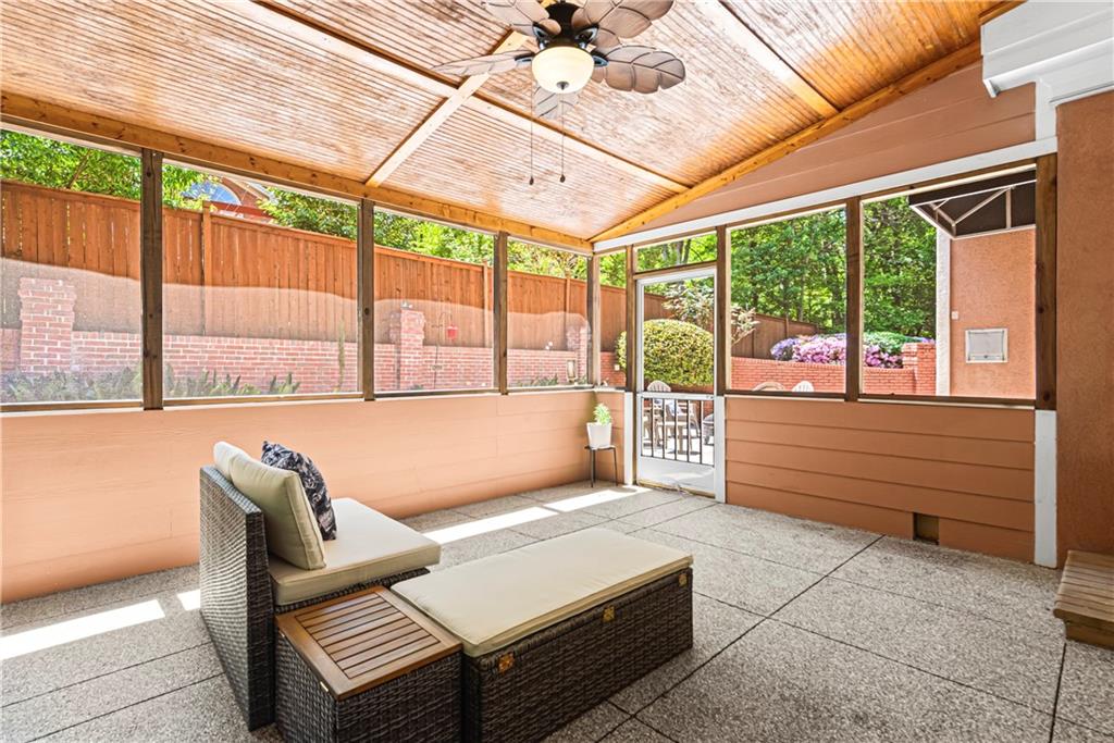 2521 Summeroak Drive