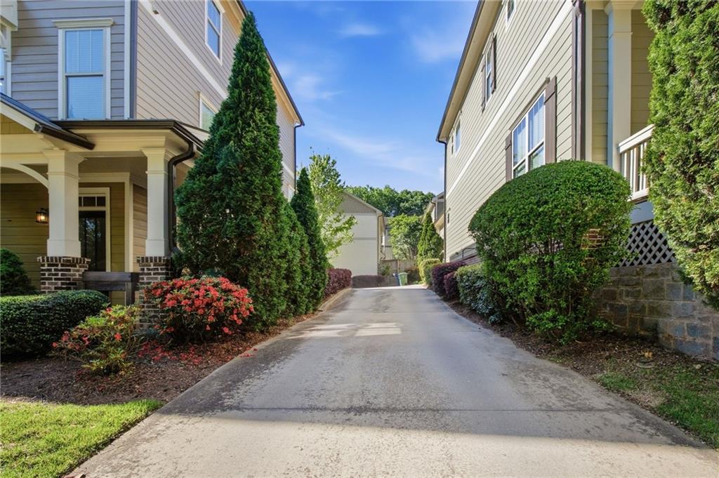 651 East Avenue NE Unit B