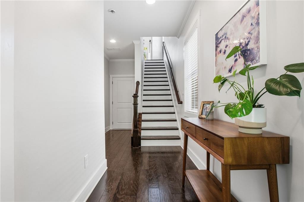 651 East Avenue NE Unit B