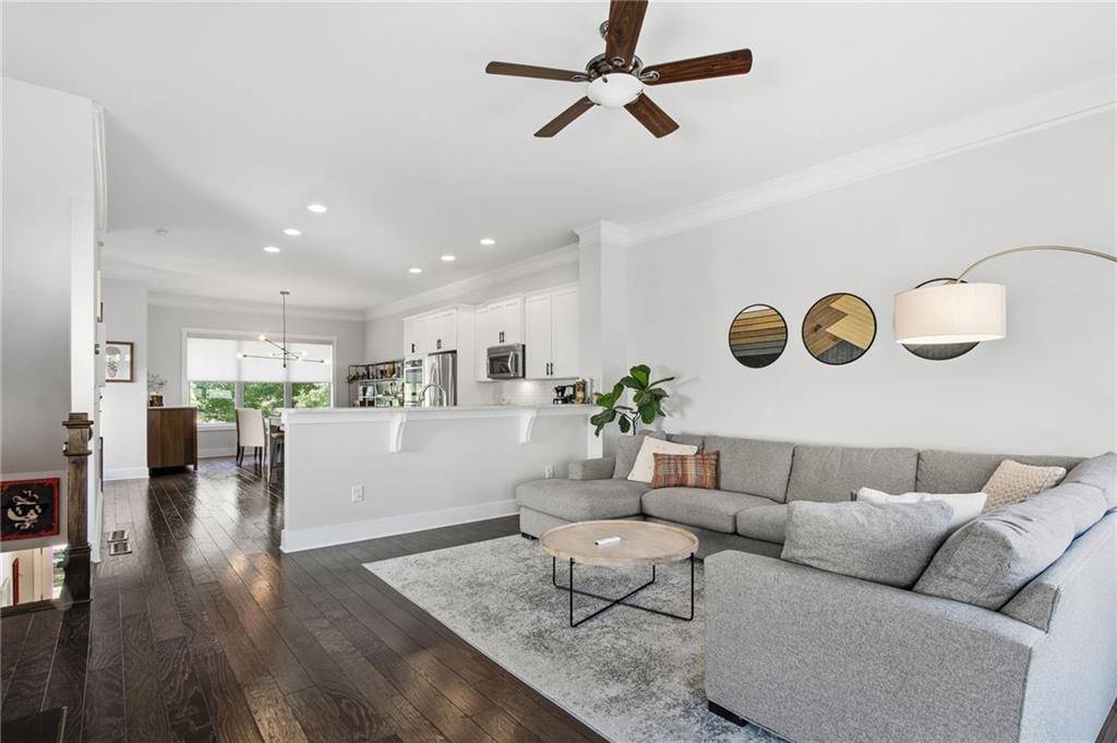 651 East Avenue NE Unit B