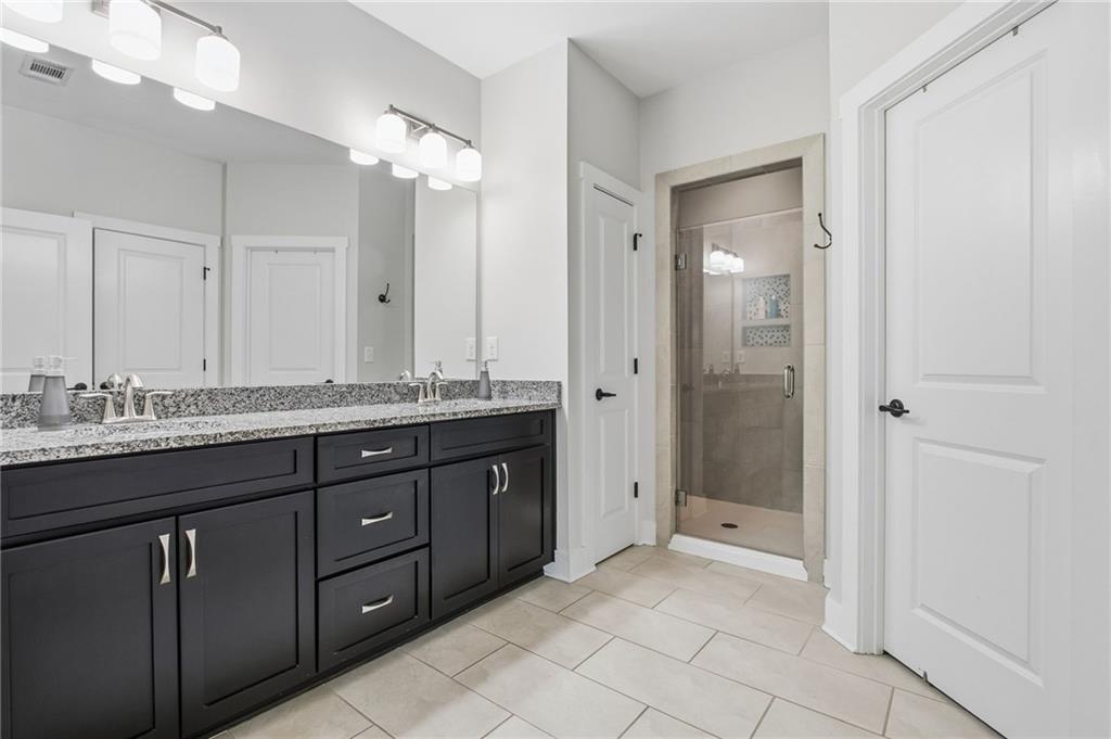 651 East Avenue NE Unit B